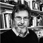 Offro lezioni di fotografia urbana, di fotogiornalismo, di editing e di narrazione fotografica.